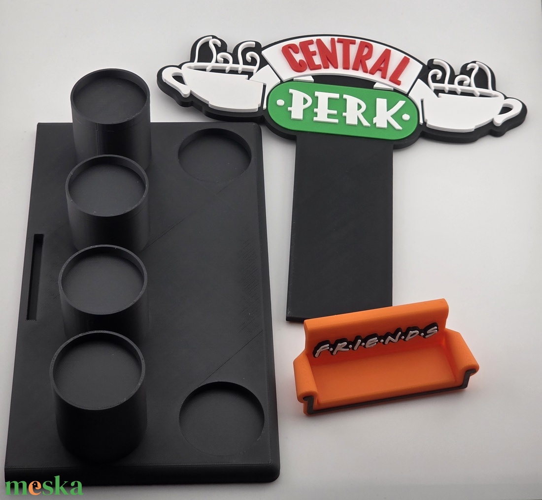 Jóbarátok Friends figura tartó - otthon & életmód - tárolás & rendszerezés - íróasztali tároló - Meska.hu