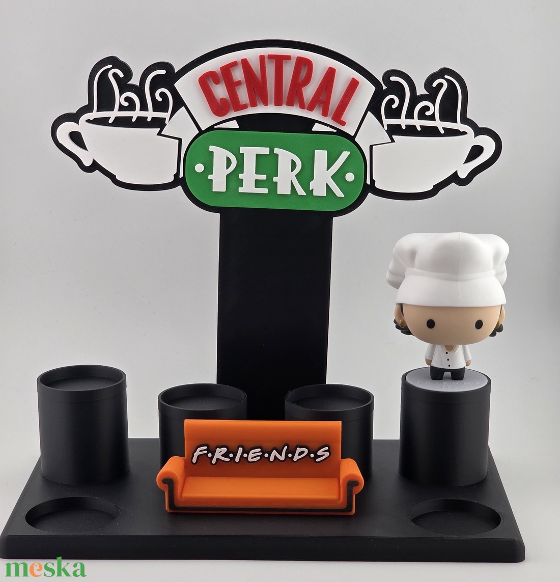 Jóbarátok Friends figura tartó - otthon & életmód - tárolás & rendszerezés - íróasztali tároló - Meska.hu