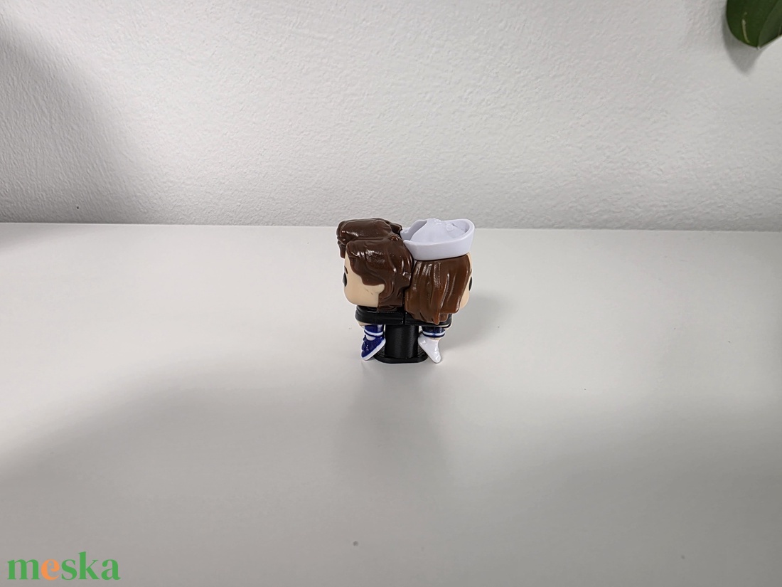 Stranger Things Kinder Joy figura talp Steve Robin figurához is - otthon & életmód - dekoráció - asztal és polc dekoráció - dekorációs tál, tartó - Meska.hu