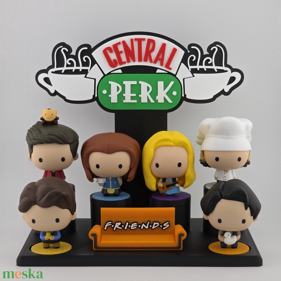 Jóbarátok Friends figura tartó - otthon & életmód - tárolás & rendszerezés - íróasztali tároló - Meska.hu