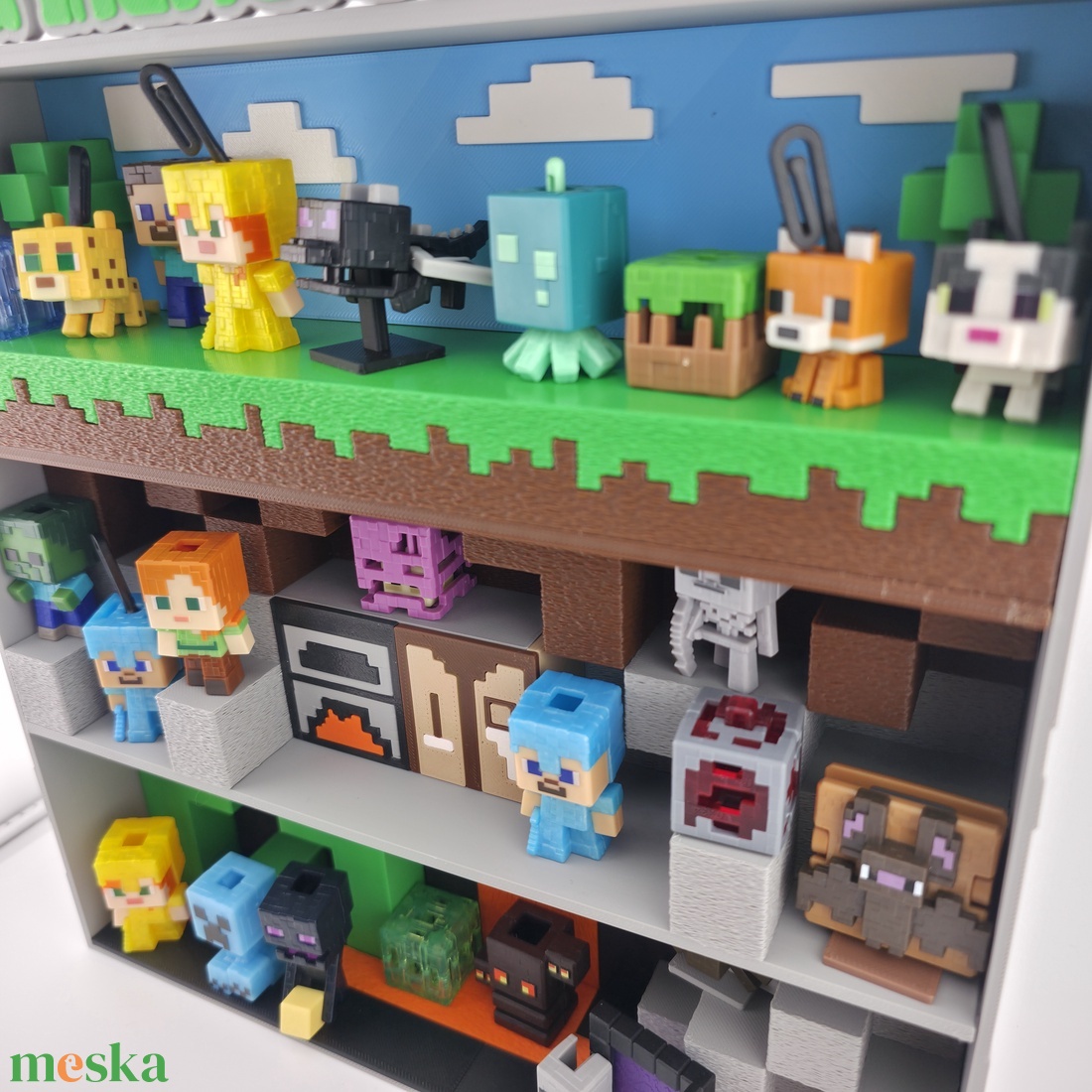 Minecraft Kinder Joy figuratartó állvány � Falra akasztható - otthon & életmód - tárolás & rendszerezés - íróasztali tároló - Meska.hu
