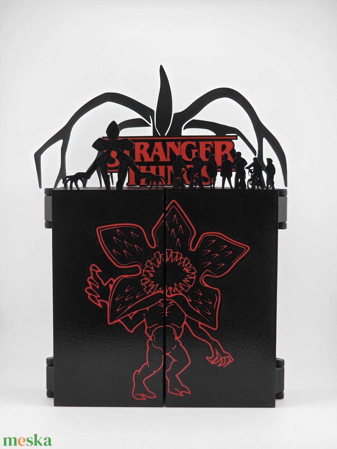 Stranger Things Kinder joy figura tartó ajándék figura talpakkal - otthon & életmód - dekoráció - asztal és polc dekoráció - dekorációs tál, tartó - Meska.hu