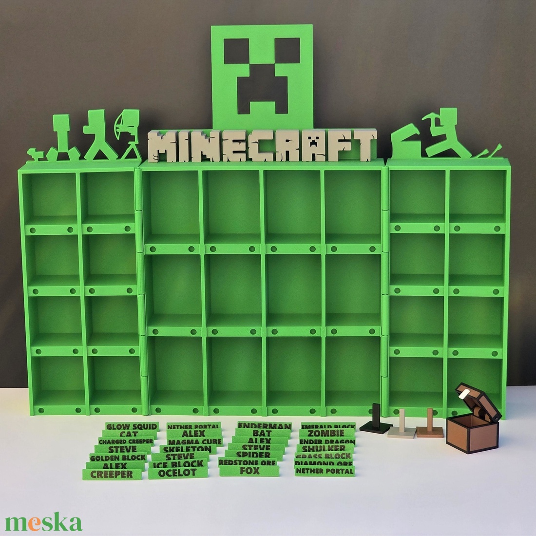 Minecraft Kinder Joy figuratartó kinyitható, variálható névtáblákkal - otthon & életmód - tárolás & rendszerezés - íróasztali tároló - Meska.hu