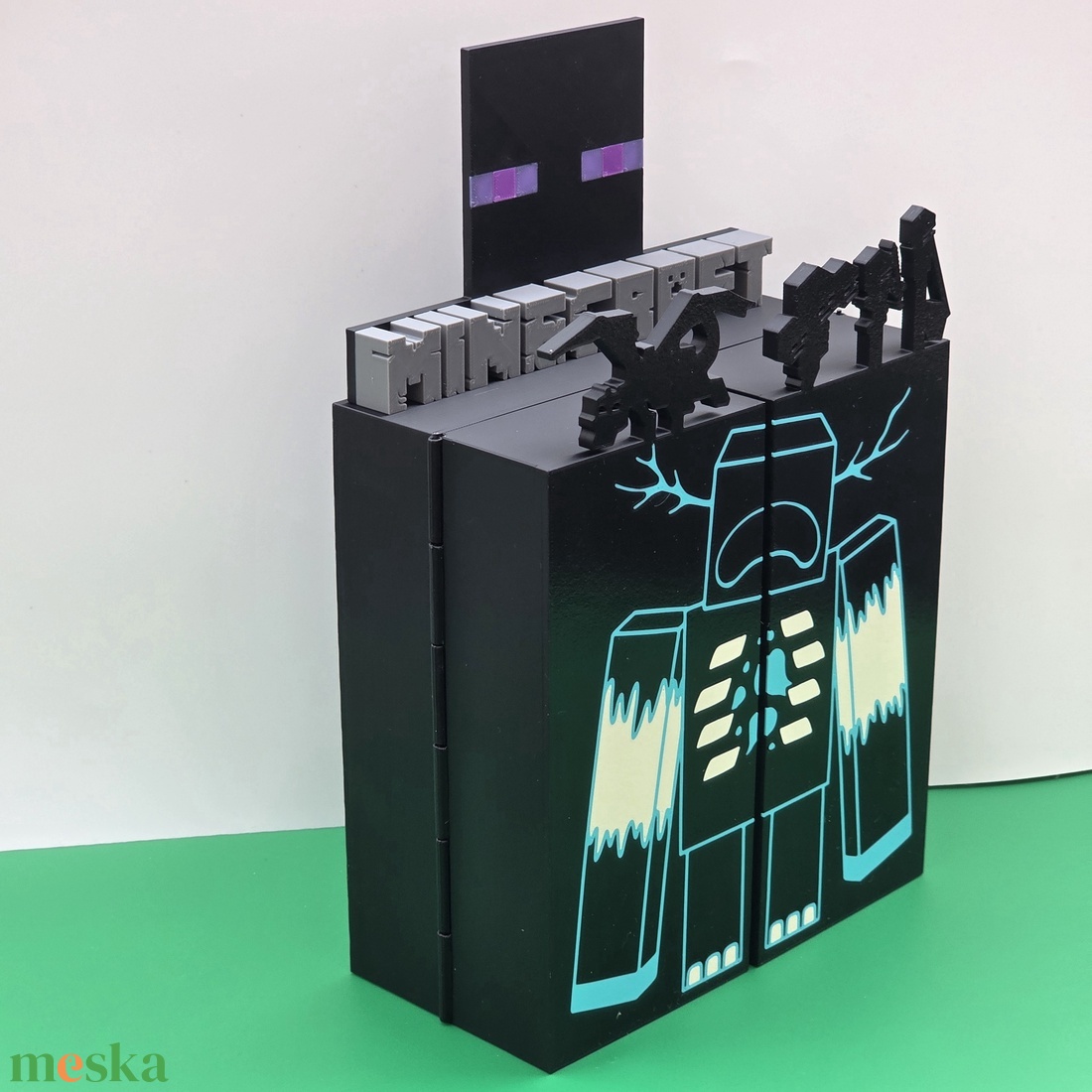 Minecraft Kinder Joy figuratartó kinyitható, variálható névtáblákkal - otthon & életmód - tárolás & rendszerezés - íróasztali tároló - Meska.hu