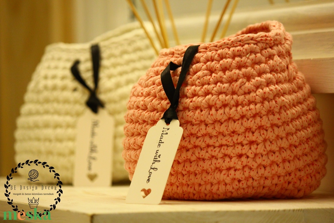 Horgolt függeszthető kosár - otthon & életmód - tárolás & rendszerezés - tárolókosár - Meska.hu