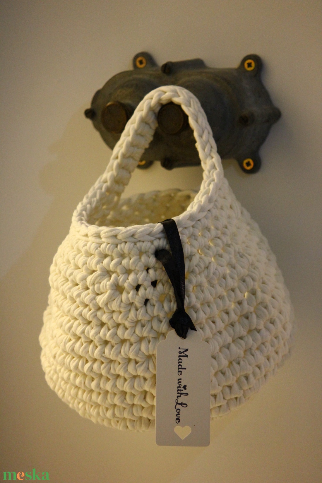 Horgolt függeszthető kosár - otthon & életmód - tárolás & rendszerezés - tárolókosár - Meska.hu