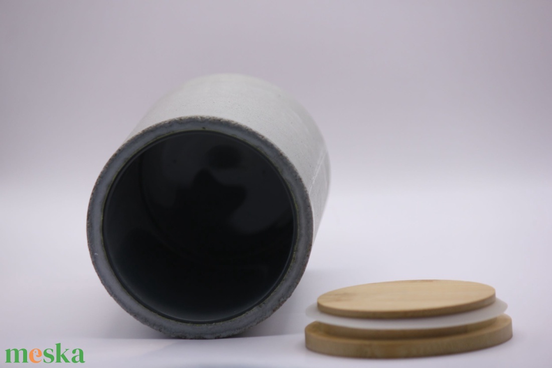 Beton tárolódoboz bambusz fedéllel - otthon & életmód - konyhafelszerelés, tálalás - konyhai tárolás - tea & kávé tárolás - Meska.hu