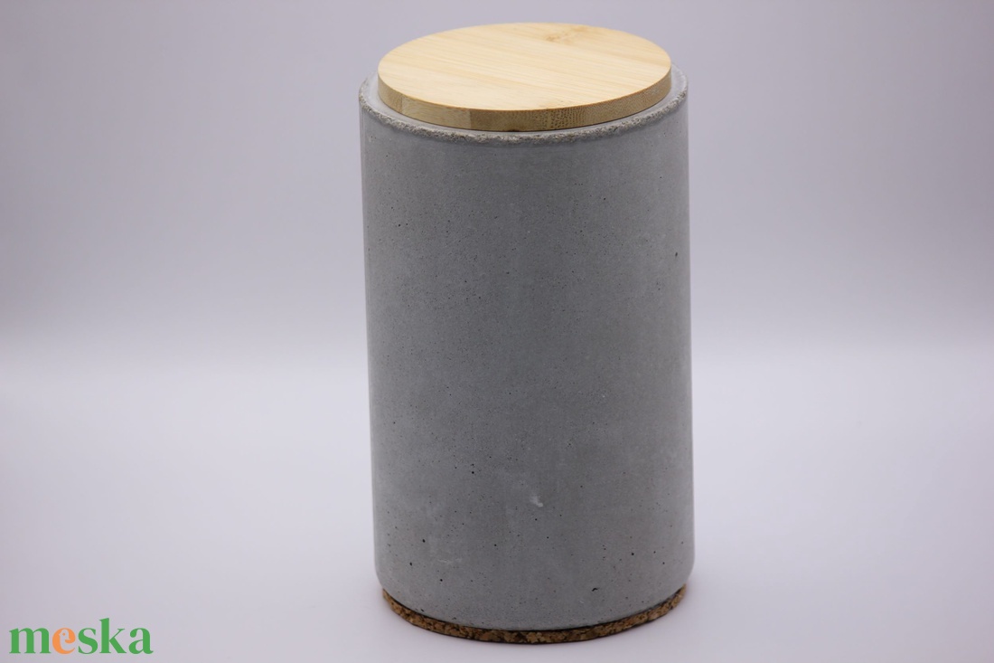 Beton tárolódoboz bambusz fedéllel - otthon & életmód - konyhafelszerelés, tálalás - konyhai tárolás - tea & kávé tárolás - Meska.hu