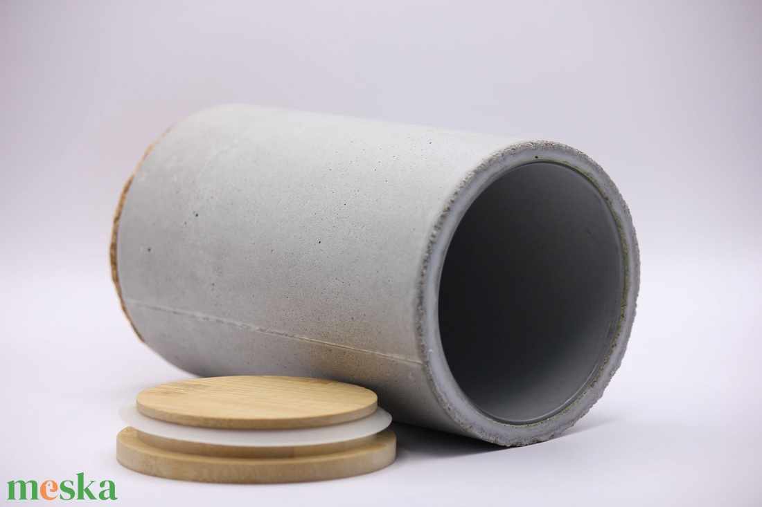 Beton tárolódoboz bambusz fedéllel - otthon & életmód - konyhafelszerelés, tálalás - konyhai tárolás - tea & kávé tárolás - Meska.hu