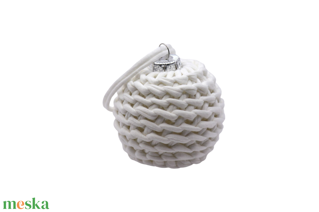 Horgolt karácsonyfadísz gömb fehér - karácsony - karácsonyi lakásdekoráció - karácsonyfadíszek - Meska.hu