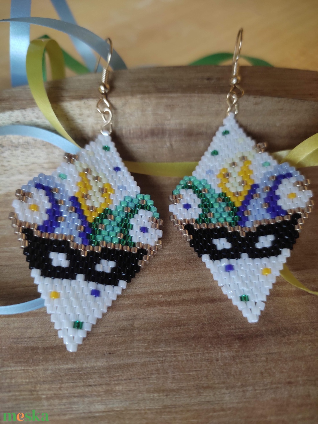 Itt a farsang, áll a bál fülbevaló - ékszer - fülbevaló - lógó fülbevaló - Meska.hu