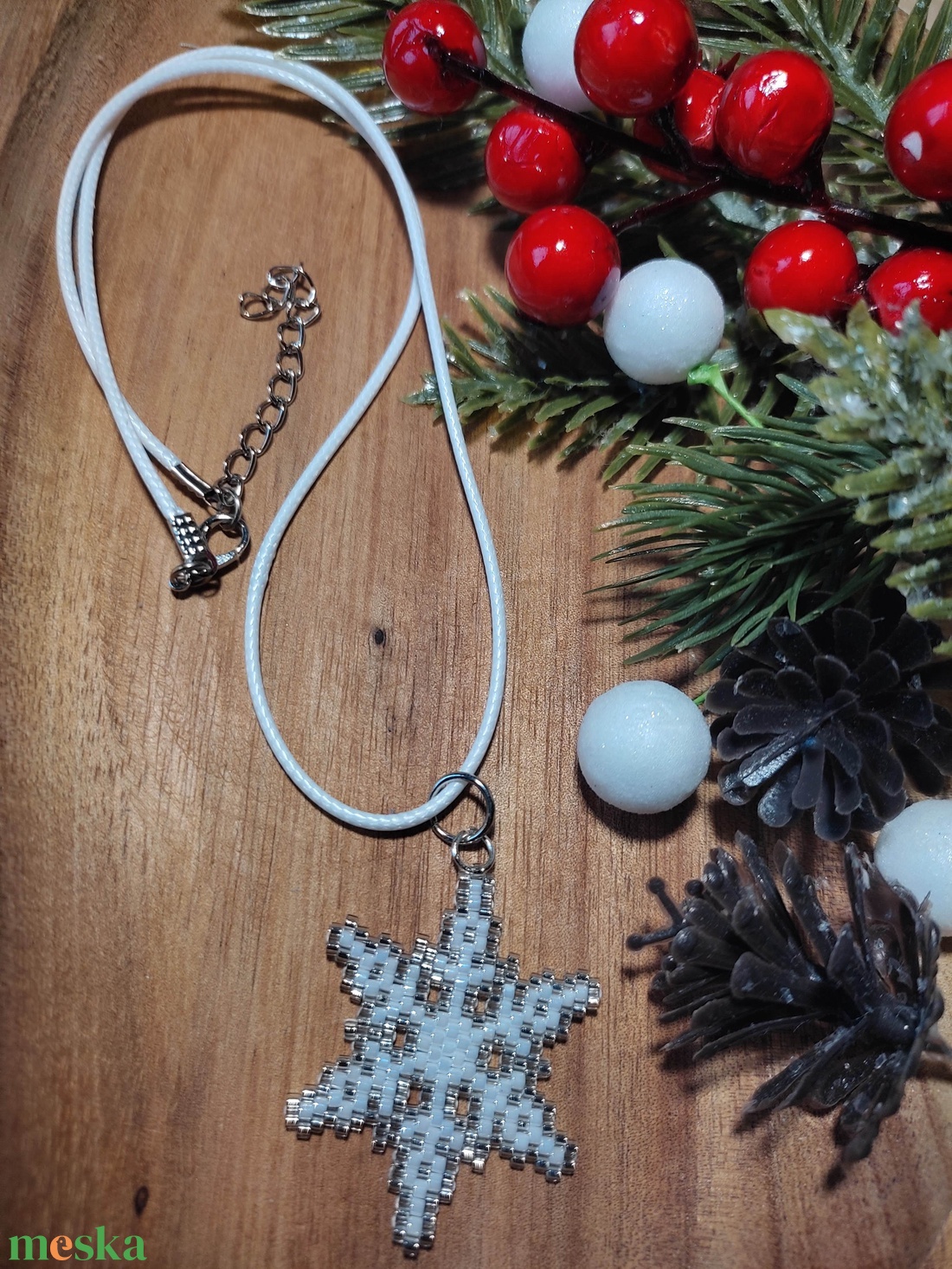 Fehér-ezüst hópehely nyaklánc - ékszer - nyaklánc - medálos nyaklánc - Meska.hu