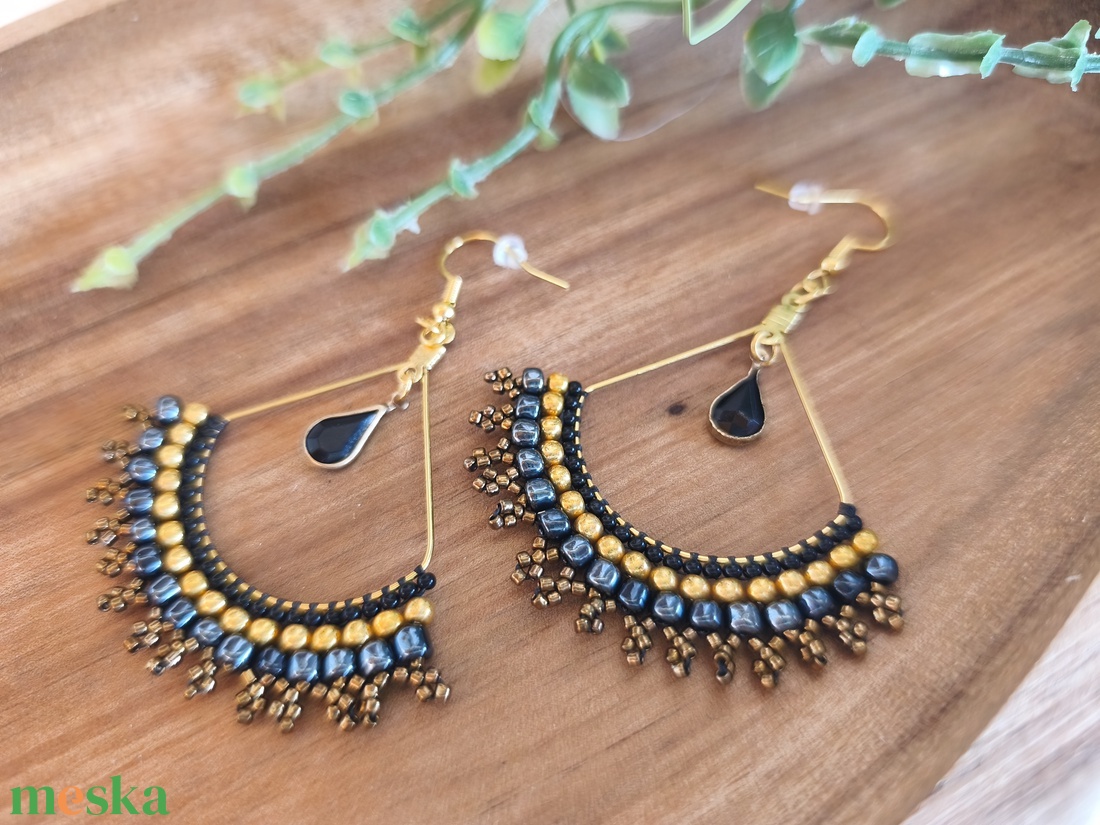 Éj királynő fülbevaló - ékszer - fülbevaló - lógó fülbevaló - Meska.hu