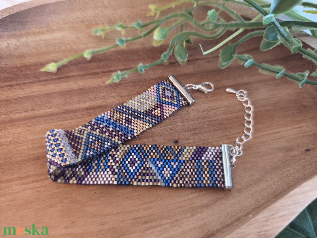 Színes cikk-cakk karkötő - ékszer - karkötő - gyöngyös karkötő - Meska.hu