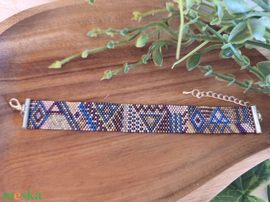 Színes cikk-cakk karkötő - ékszer - karkötő - gyöngyös karkötő - Meska.hu