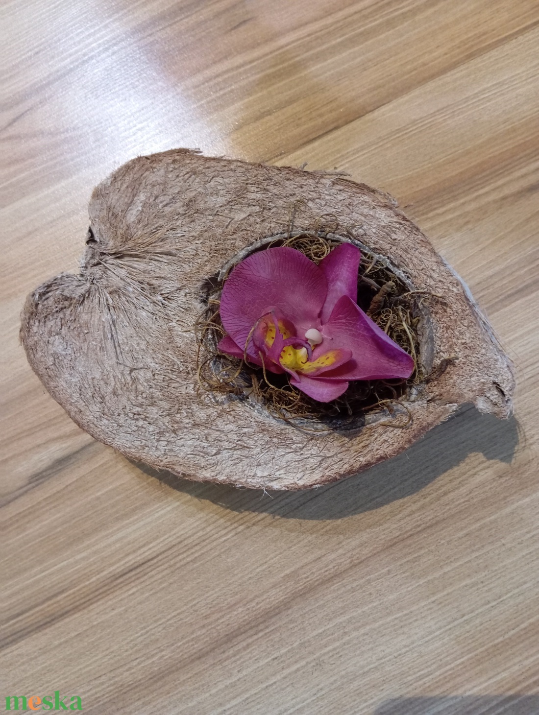 agyag orchidea fél kókuszdióban - otthon & életmód - dekoráció - asztal és polc dekoráció - asztaldísz - Meska.hu