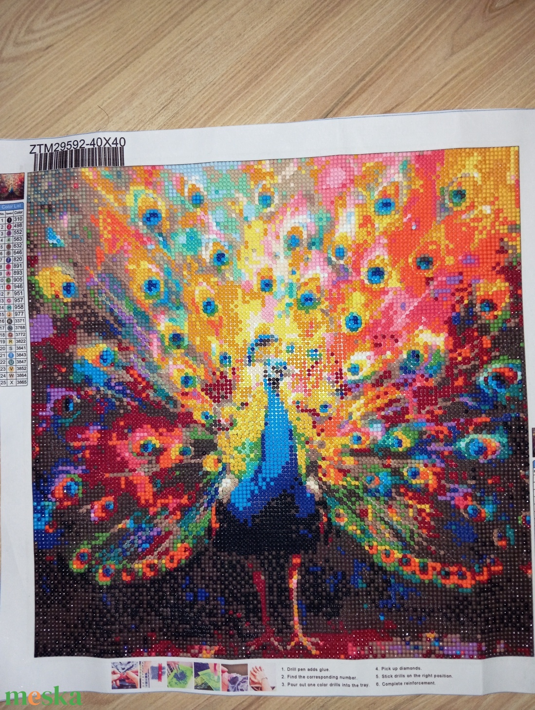 Színekben pompázó páva - gyémántszemes kép - otthon & életmód - dekoráció - kép & falikép - mozaik kép - Meska.hu