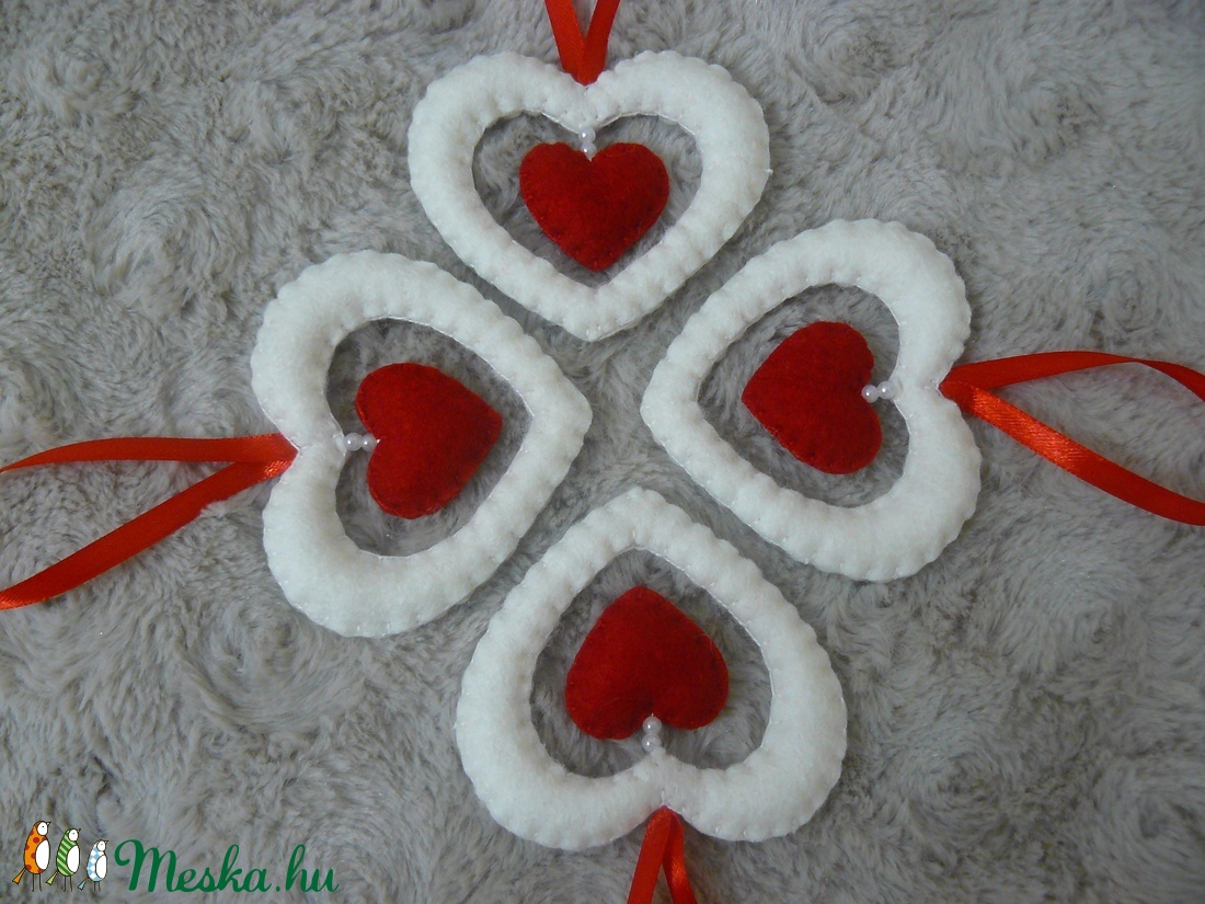 Filc szívek piros-fehér (Ancimaci részére) -  - Meska.hu