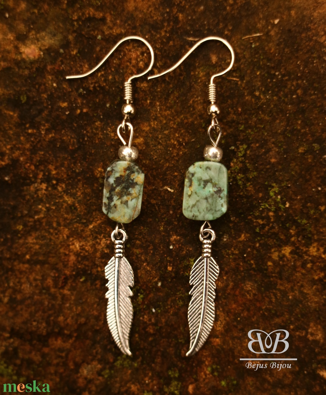 Türkiz madártoll fülbevaló - ékszer - fülbevaló - lógó fülbevaló - Meska.hu