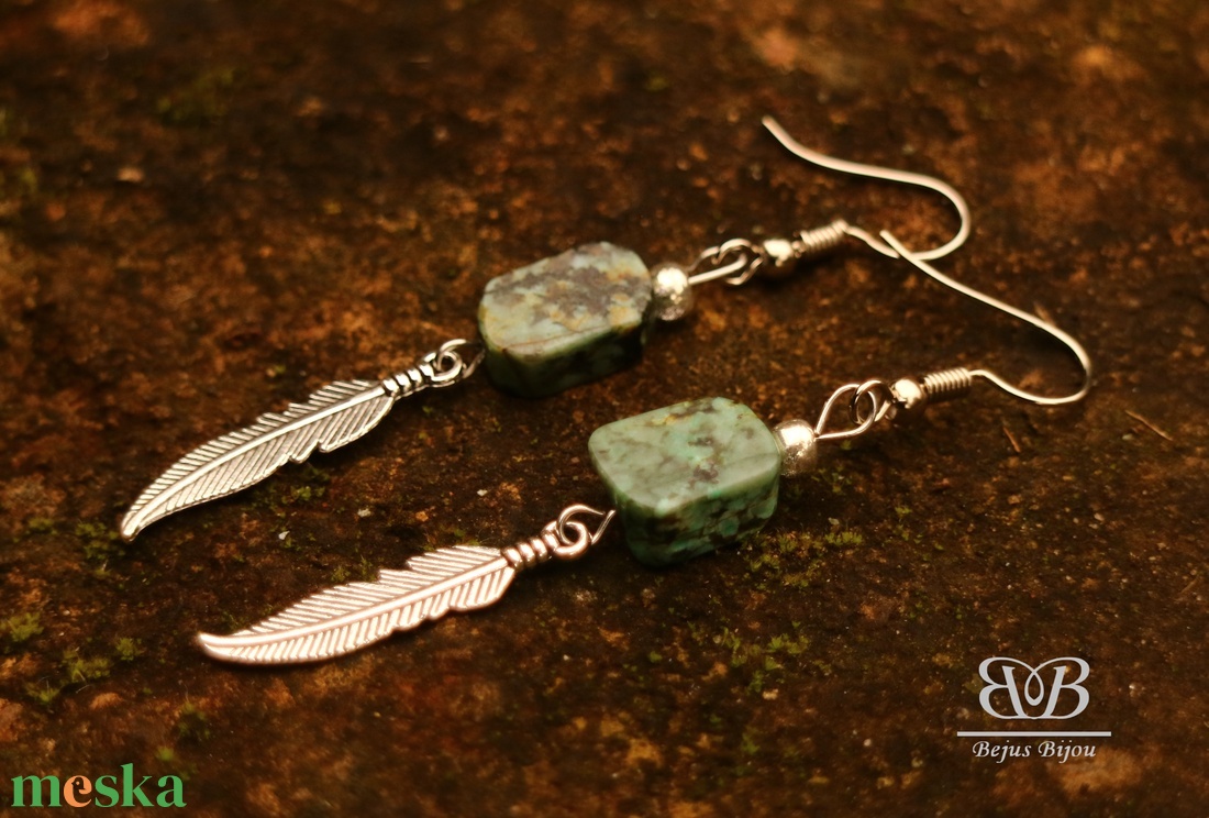 Türkiz madártoll fülbevaló - ékszer - fülbevaló - lógó fülbevaló - Meska.hu