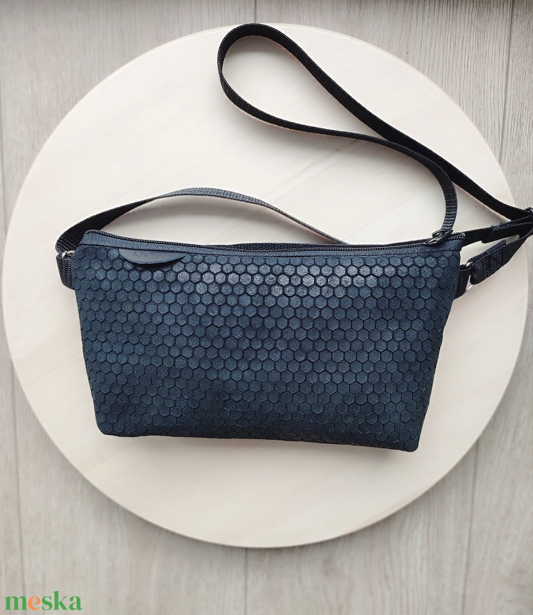 Bőr Crossbody táska - táska & tok - kézitáska & válltáska - vállon átvethető táska - Meska.hu Bőr Crossbody táska - táska & tok - kézitáska & válltáska - vállon átvethető táska - Meska.hu