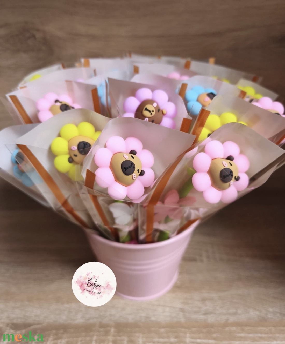 Capybara tollas nőnapi köszöntő  - otthon & életmód - papír, írószer - ceruza & toll - Meska.hu