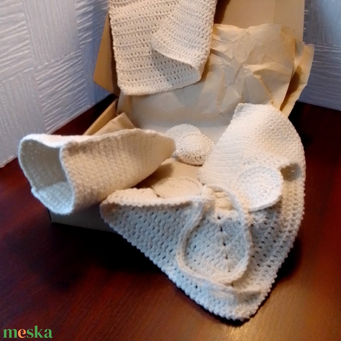 Baba-mama látogató doboz - ruha & divat - babaruha & gyerekruha - előke & nyálkendő - Meska.hu Baba-mama látogató doboz - ruha & divat - babaruha & gyerekruha - előke & nyálkendő - Meska.hu