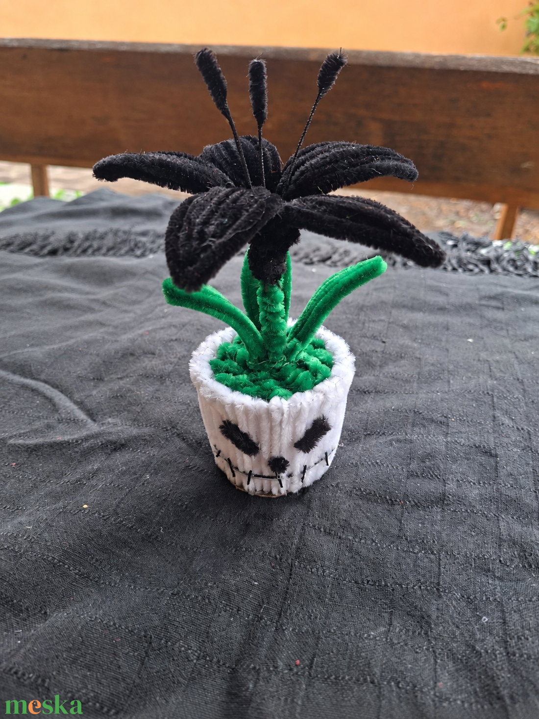 Éjfekete halloweeni koponyás virág - otthon & életmód - dekoráció - halloween - halloweeni dekoráció - Meska.hu