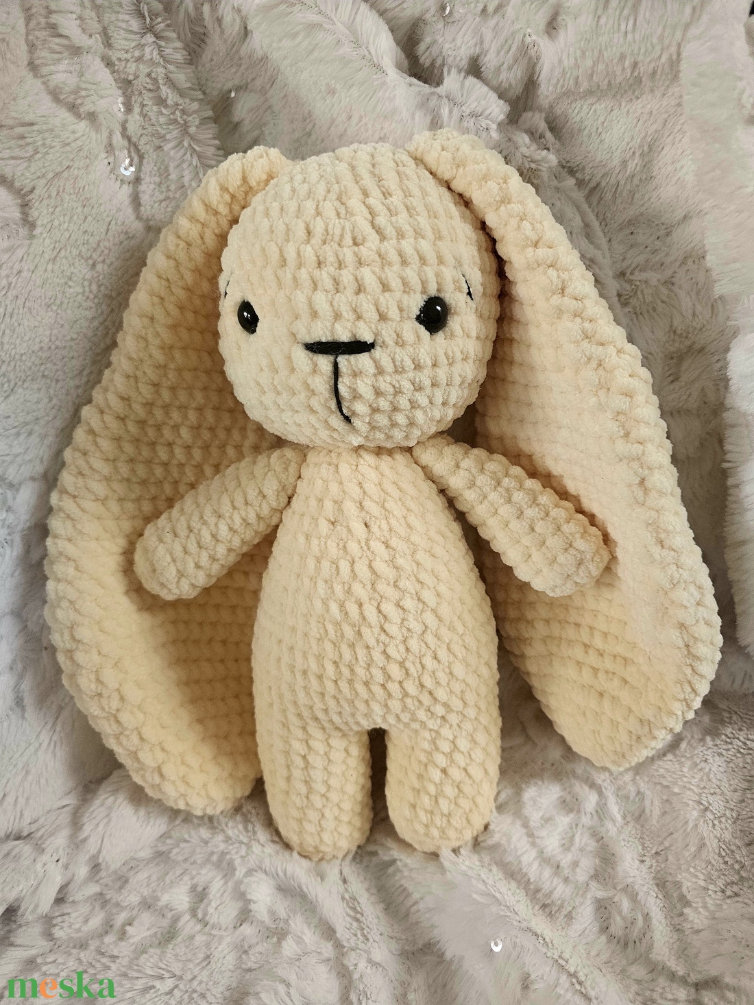 Horgolt hosszú fülű nyuszi - játék & sport - plüssállat & játékfigura - plüss mesefigurák - Meska.hu