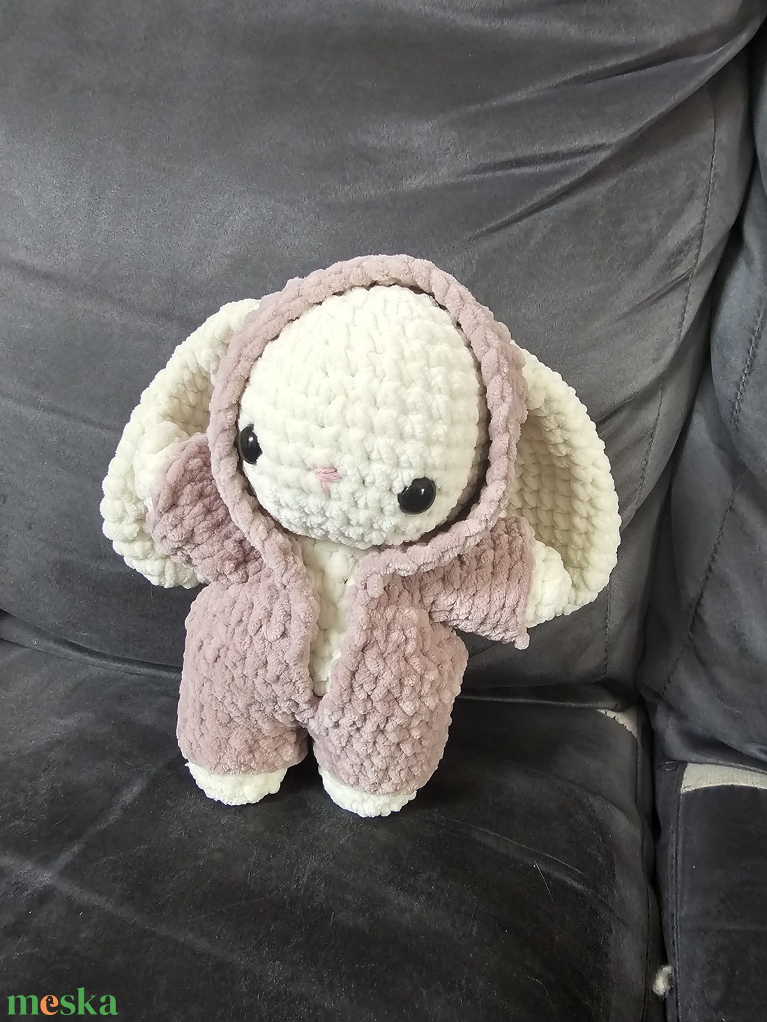 Horgolt Öltöztethető Lógófülű Nyuszi. - játék & sport - plüssállat & játékfigura - nyuszi - Meska.hu