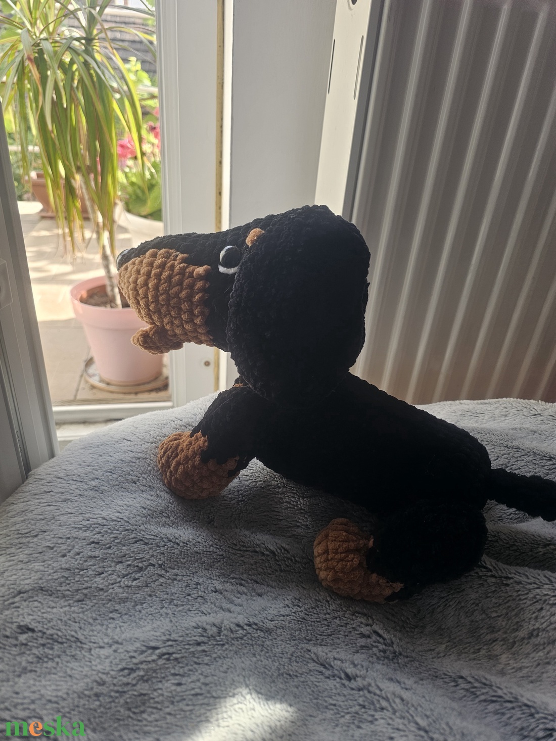 Horgolt baby tacskó - játék & sport - plüssállat & játékfigura - kutya - Meska.hu