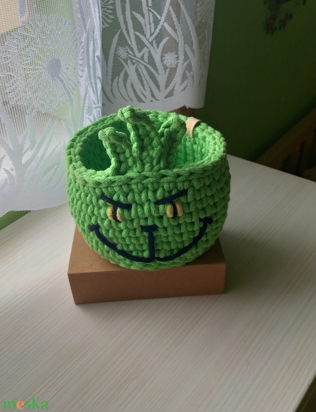 Horgolt grincs tároló  -  - Meska.hu