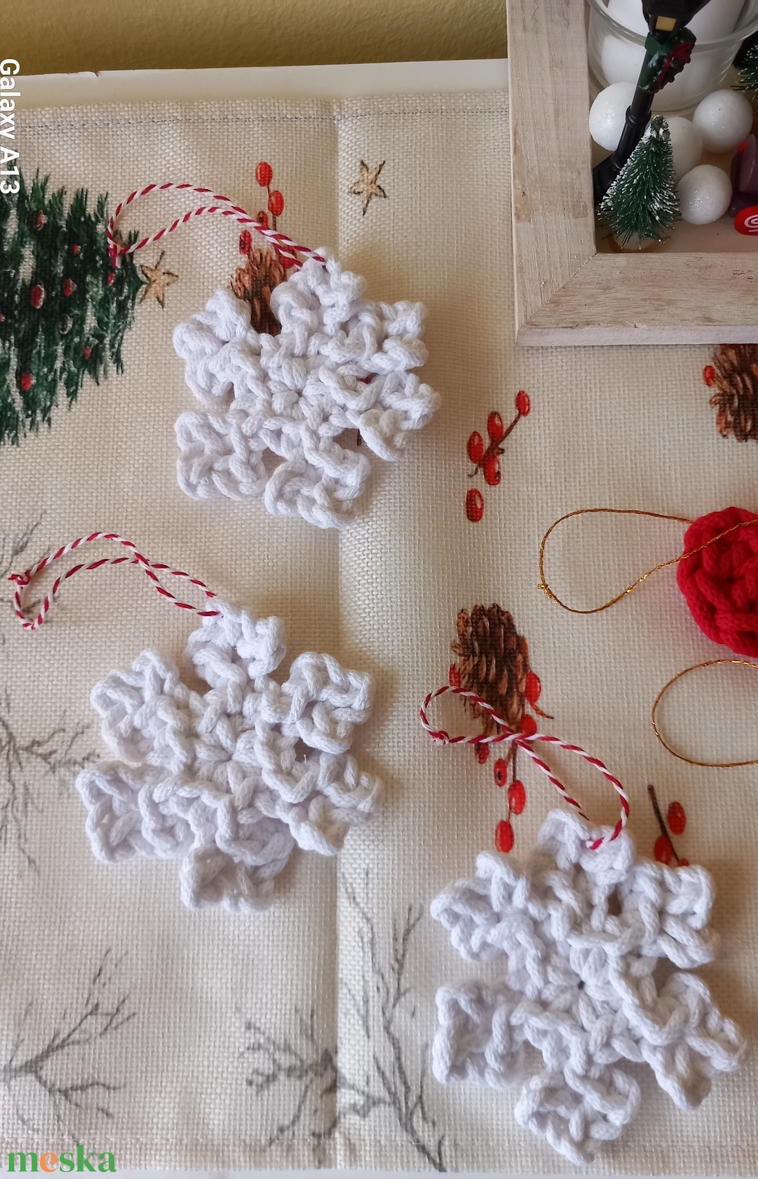 3db-os horgolt karácsonyfadíszek - karácsony - karácsonyi lakásdekoráció - karácsonyfadíszek - Meska.hu