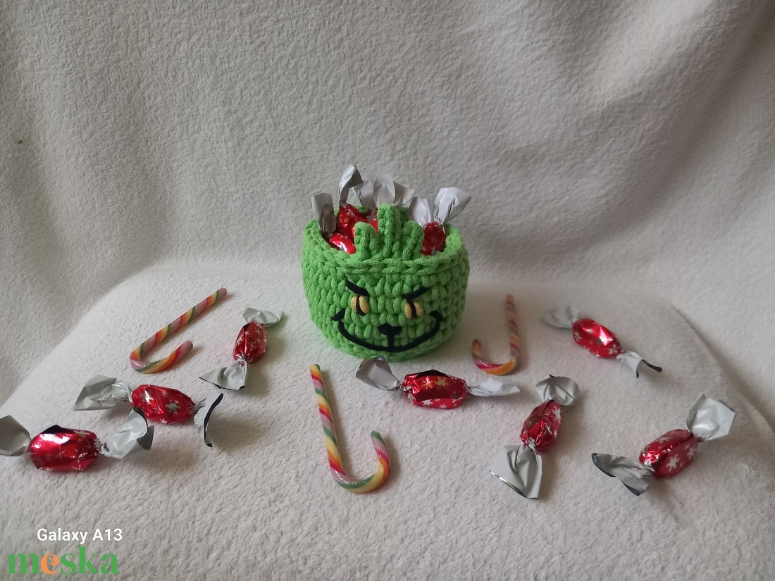 Horgolt kis grincs tároló/ dekoració  -  - Meska.hu