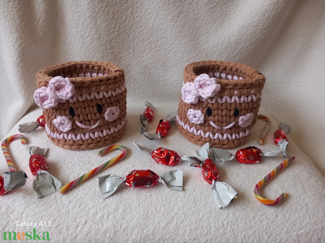 Horgolt Mézi tároló - otthon & életmód - babaszoba, gyerekszoba - játéktároló - Meska.hu