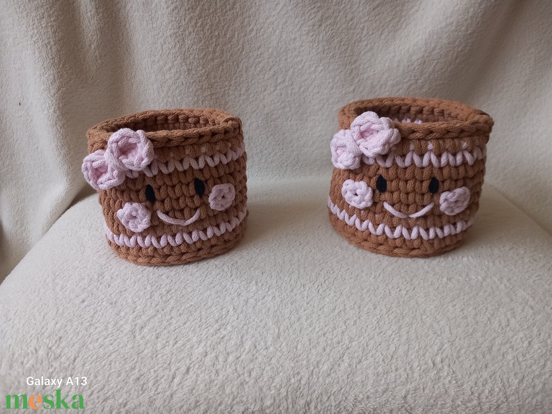 Horgolt Mézi tároló - otthon & életmód - babaszoba, gyerekszoba - játéktároló - Meska.hu