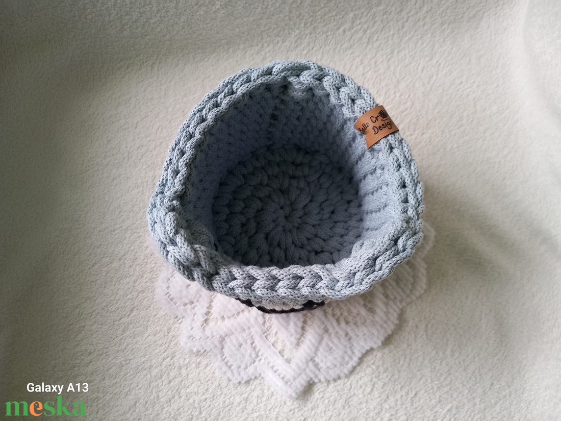 Horgolt kis jegesmaci tároló/ceruzatartó  - otthon & életmód - tárolás & rendszerezés - íróasztali tároló - Meska.hu