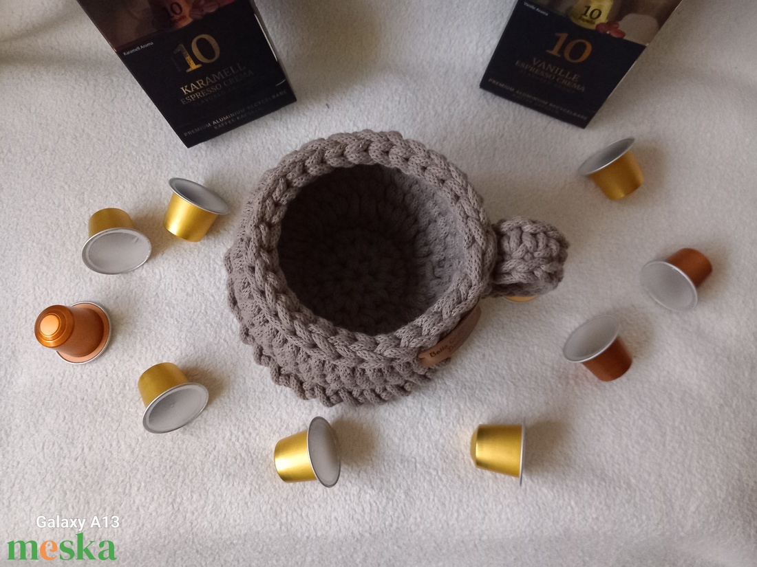 Horgolt kávékapszula tartó talppal - otthon & életmód - konyhafelszerelés, tálalás - konyhai tárolás - tea & kávé tárolás - Meska.hu