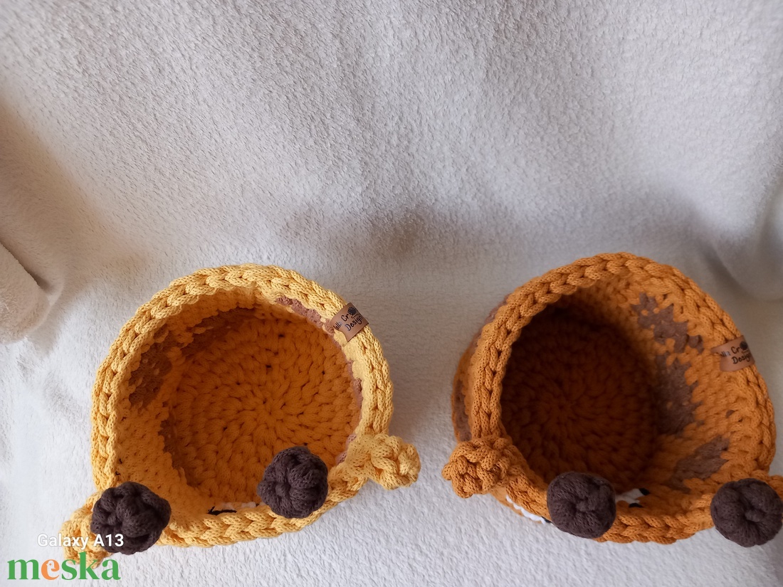 Horgolt zsiráfos kosár/tároló  - baba - mama - babaszobabútor - játéktároló - Meska.hu