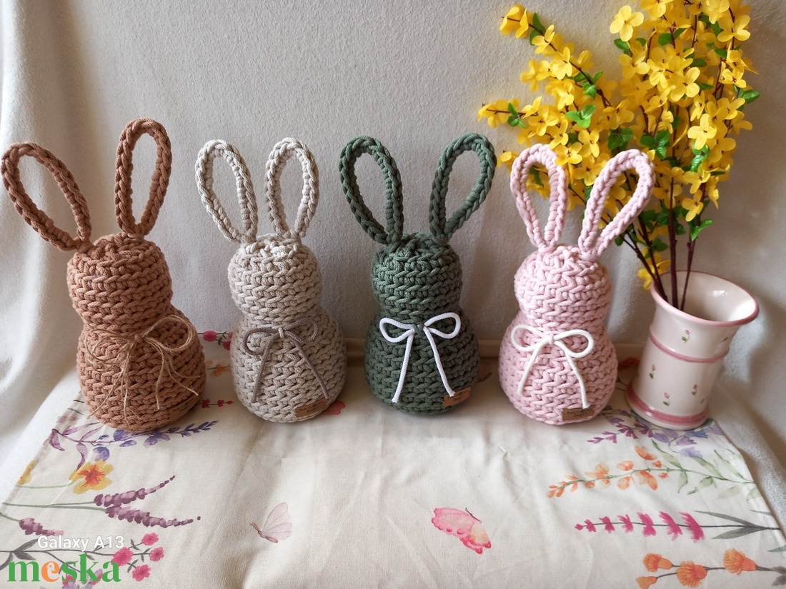 Horgolt nyuszi dekoráció - otthon & életmód - dekoráció - húsvéti asztaldíszek - Meska.hu