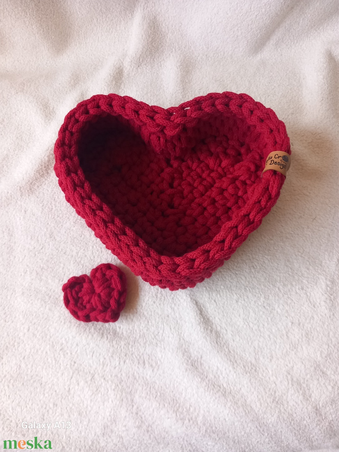 Horgolt szív alakú tároló - otthon & életmód - dekoráció - asztal és polc dekoráció - asztaldísz - Meska.hu