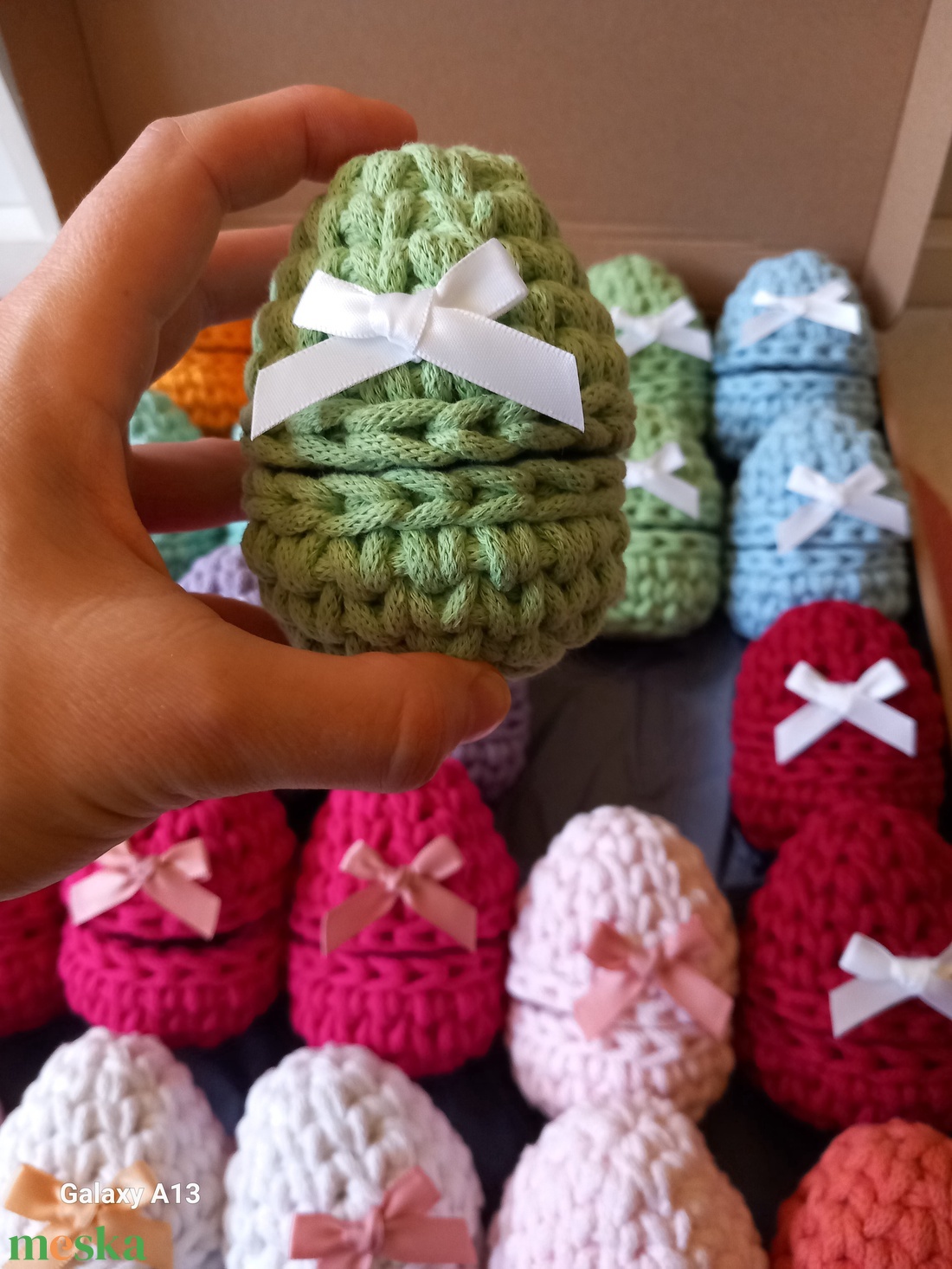 Horgolt nyitható kis tojások - ünnepi díszek, dekorációk - húsvéti díszek és dekorációk - húsvéti ajándékátadó - Meska.hu