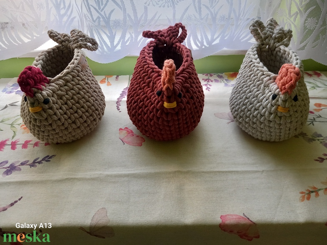 Horgolt tyúk formajú tároló  - otthon & életmód - tárolás & rendszerezés - doboz - Meska.hu