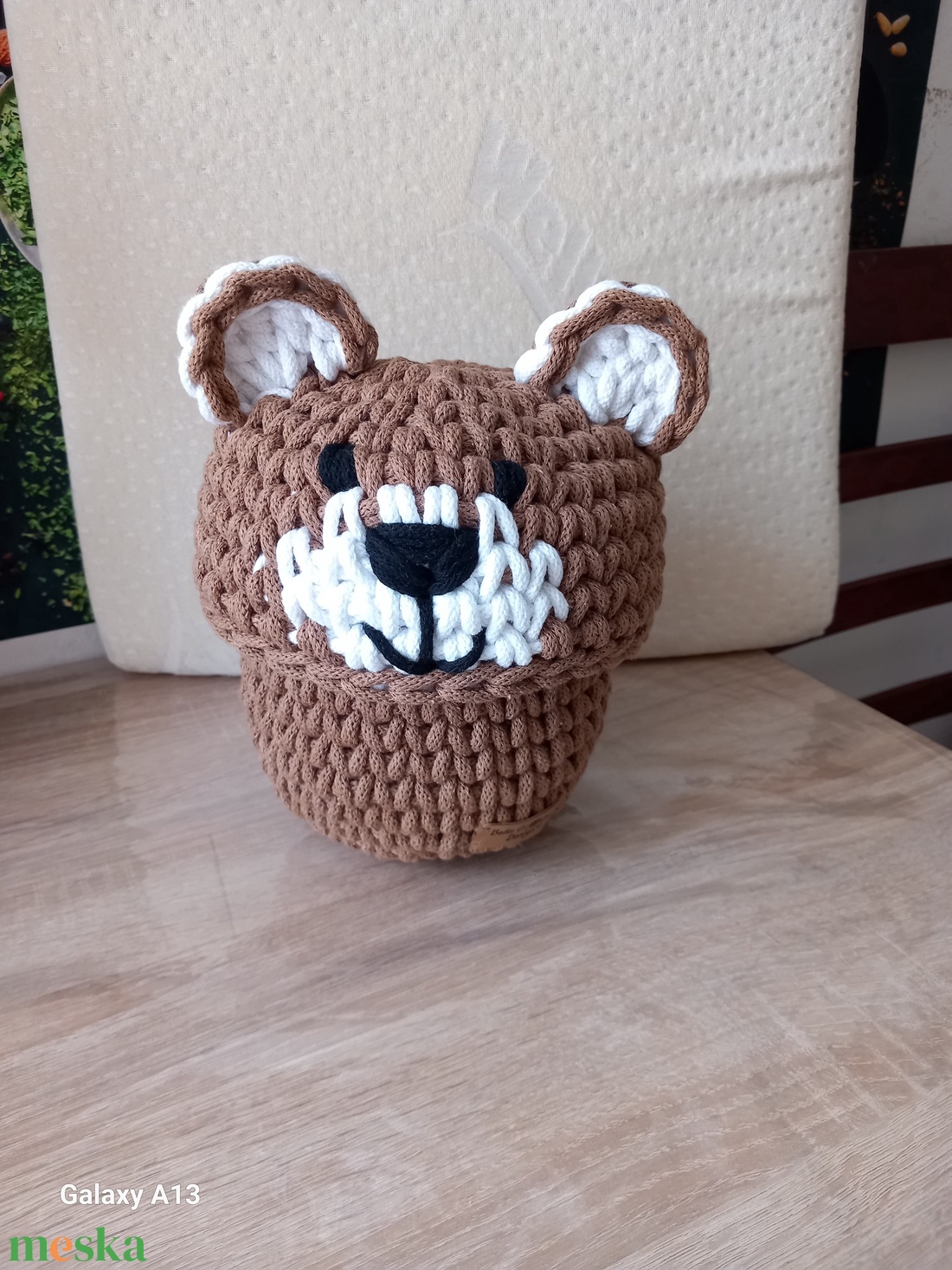 Horgolt nagy macis tároló  - baba - mama - babaszobabútor - játéktároló - Meska.hu