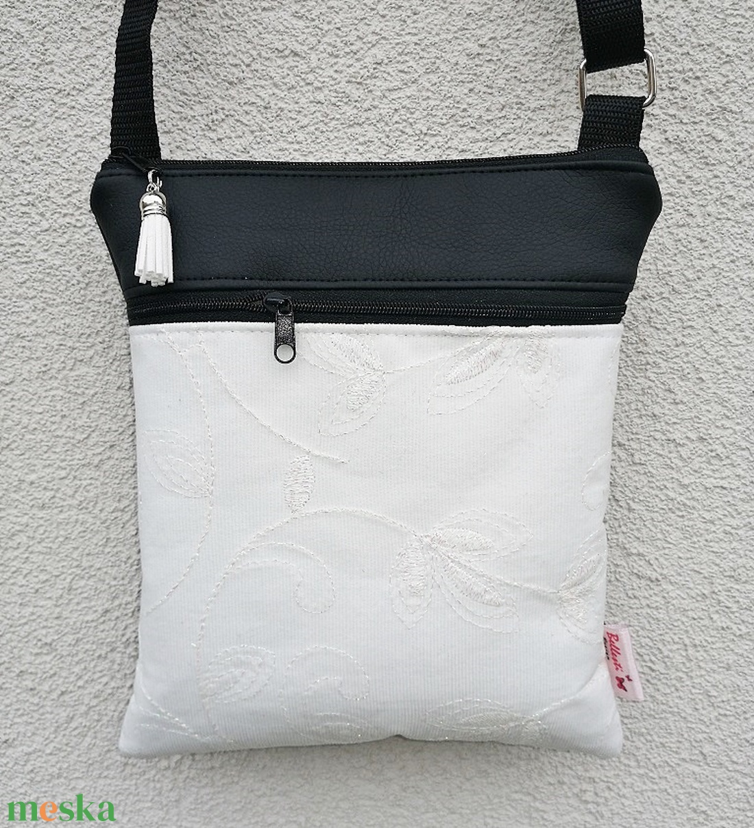 Hímzett mintás tarisznya, oldaltáska - fekete 20x23 cm - táska & tok - kézitáska & válltáska - tarisznya - Meska.hu Hímzett mintás tarisznya, oldaltáska - fekete 20x23 cm - táska & tok - kézitáska & válltáska - tarisznya - Meska.hu
