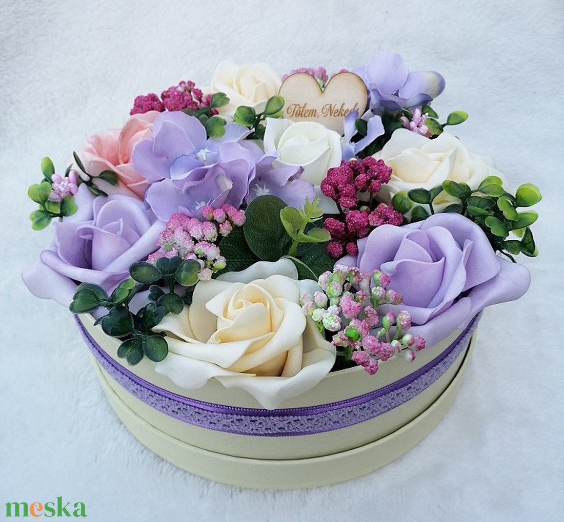 Virágbox bordó, lila, krém színű virágokkal - otthon & életmód - dekoráció - Meska.hu