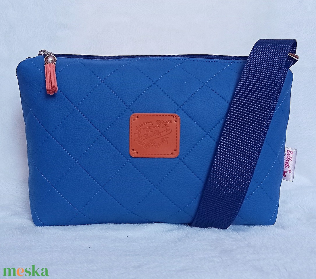 Kék női válltáska steppelt mintával 23x16 cm - táska & tok - kézitáska & válltáska - vállon átvethető táska - Meska.hu