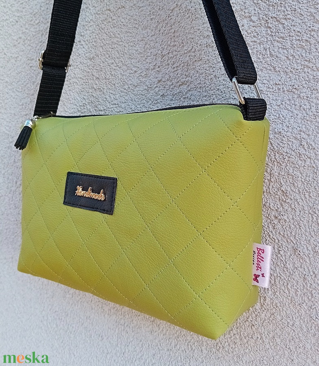 Kiwi színű női válltáska steppelt mintával 25x17 cm - táska & tok - kézitáska & válltáska - vállon átvethető táska - Meska.hu Kiwi színű női válltáska steppelt mintával 25x17 cm - táska & tok - kézitáska & válltáska - vállon átvethető táska - Meska.hu
