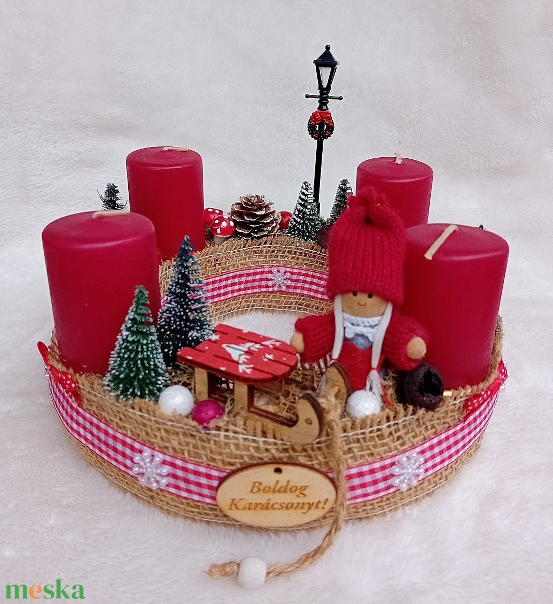 Adventi, karácsonyi koszorú, asztaldísz - kislánnyal, bordó - karácsony - adventi díszek - adventi koszorú - Meska.hu Adventi, karácsonyi koszorú, asztaldísz - kislánnyal, bordó - karácsony - adventi díszek - adventi koszorú - Meska.hu