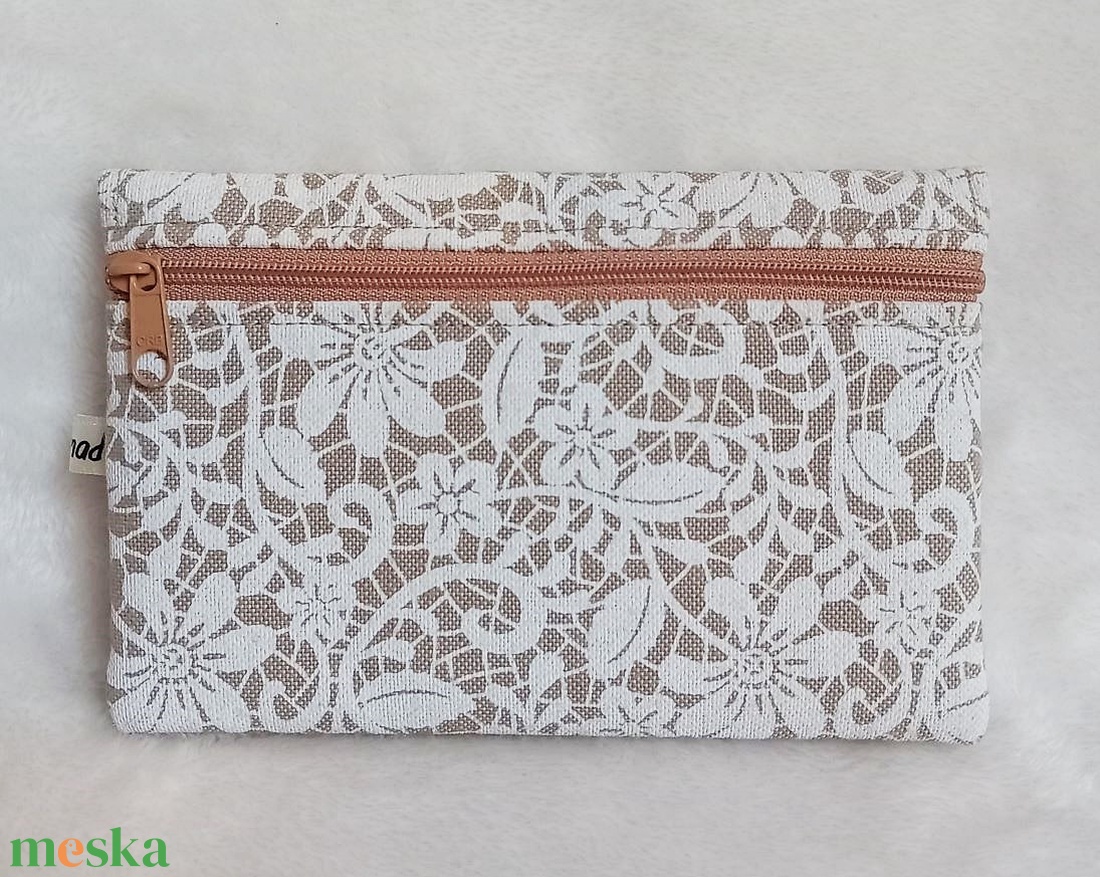 Csipke mintás textil pénztárca-drapp - táska & tok - pénztárca & más tok - pénztárca - női pénztárca - Meska.hu Csipke mintás textil pénztárca-drapp - táska & tok - pénztárca & más tok - pénztárca - női pénztárca - Meska.hu